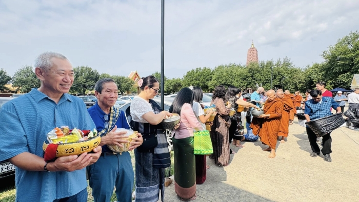 ชาวพุทธเท็กซัสร่วมใจสืบสานประเพณี จัดงาน "วันสารท-บุญข้าวประดับดิน" ณ วัดพุทธรัตนาราม ฟอร์ทเวิร์ธ