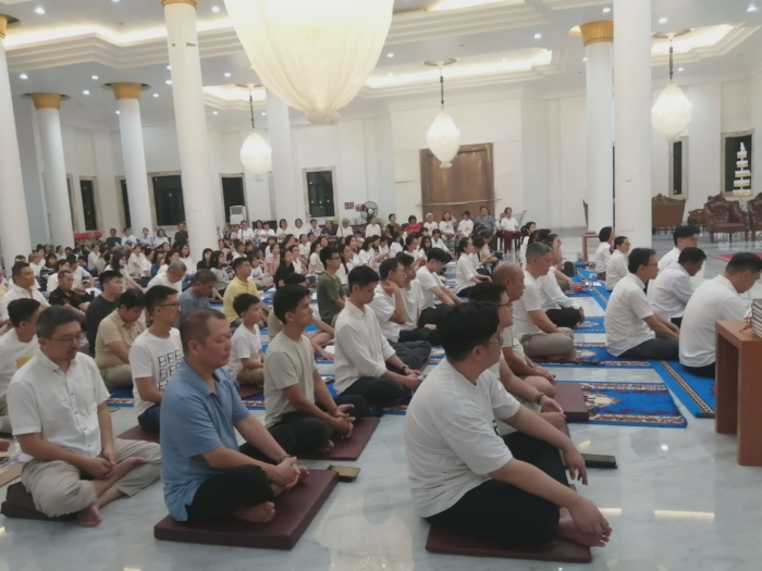 พุทธศาสนิกชนอินโดนีเซียกว่า 300 ชีวิต ร่วมสืบสานวิถีพุทธ เนื่องในวันวิสาขบูชา ณ วัดธรรมเมตตา เมืองเปกันบารู