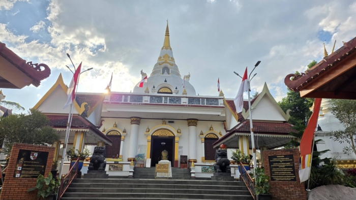 "วัดวิปัสสนาคราหะ" (Vipassana Graha) ศูนย์รวมศรัทธาชาวพุทธแห่งเมืองบันดุง อินโดนีเซีย